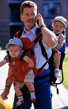 英연구팀 “아빠 전업주부, 아들에게 안좋다”