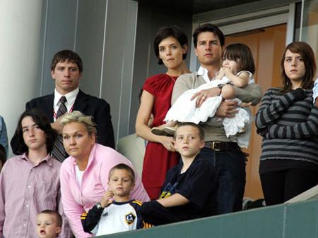 톰 크루즈 부부, 베컴 아이들 ‘1일 보모’