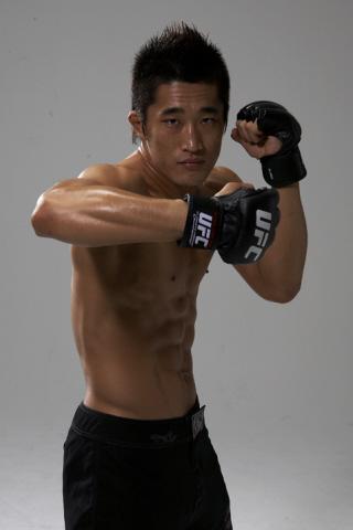 해외언론 “김동현은 UFC 최고의 신예”