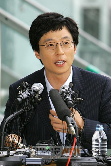 [NOW포토] 유재석 “결혼식 사회는 휘재가 했으면”