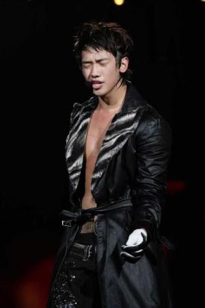 베트남언론 “비, 노래보다는 스타일로 성공”