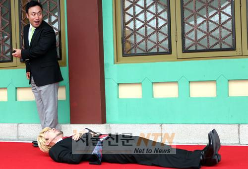 [NOW포토] 이혁재ㆍ노홍철 “결혼 축하드려요”