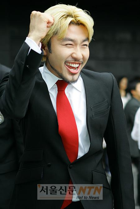 [NOW포토] 노홍철 “재석이형 축하해요”