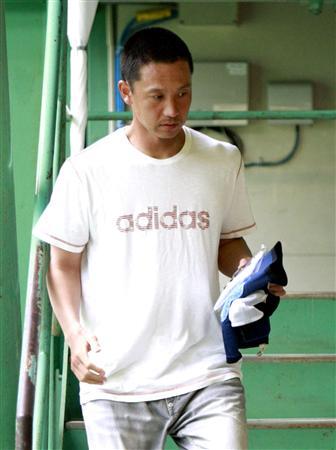 ‘불륜 파문’ 요미우리 니오카 ‘충격 삭발’