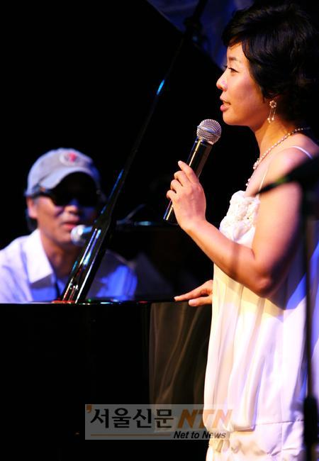 ‘동반 무대’ 김미화 부부 “저 시집 잘갔죠?”