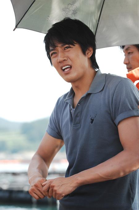 김래원 “촬영 힘들어서 포도당까지 먹어요”