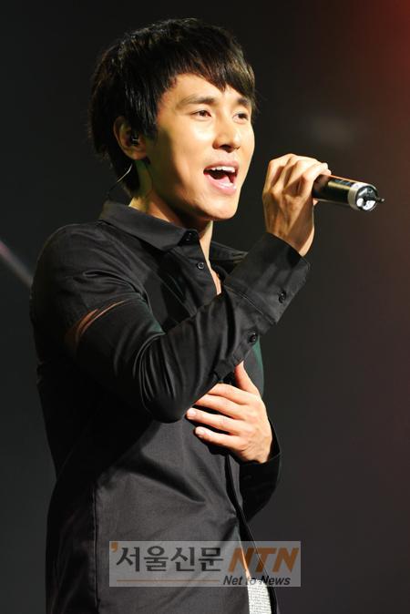 김동완 “올 가을 군입대…전환점 삼겠다”