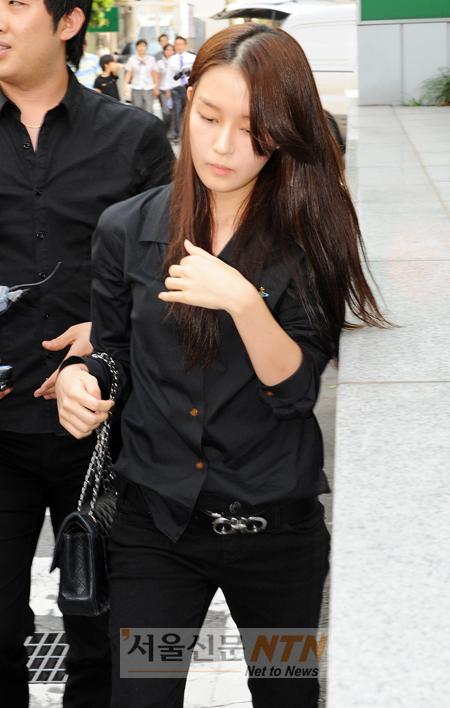 [NOW포토] 한예인, 故이언 빈소 찾아 애도