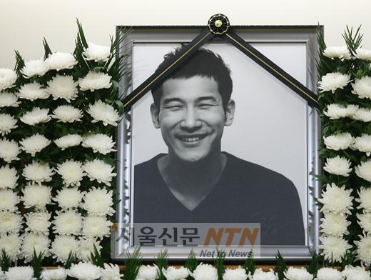 [NOW포토] 故이언 영정사진, 환하게 웃고 있지만…