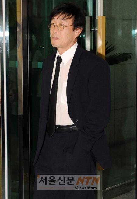 [NOW포토] 김창완, 침울한 표정으로 故이언 빈소 찾아