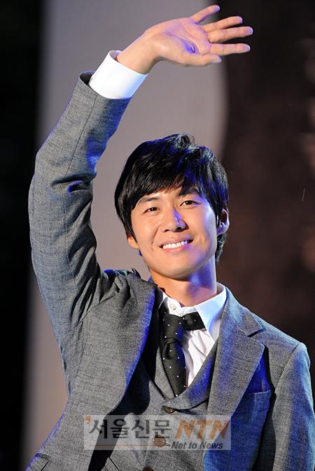 [NOW포토] 연정훈 “여러분 오랜만이죠”
