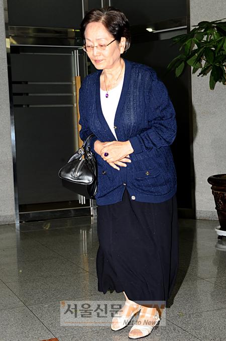 [NOW포토] 故이언 조문 온 원로배우 김영옥