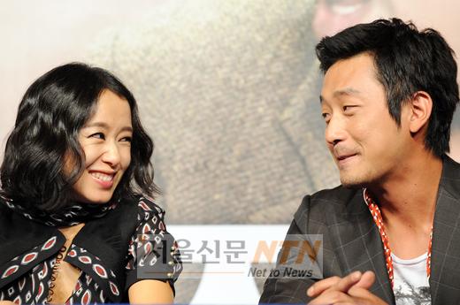 [NOW포토] 전도연ㆍ하정우 “저희 잘 어울리죠?”