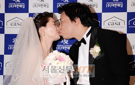 [NOW포토] 오지헌ㆍ박상미 ‘수줍은 키스’