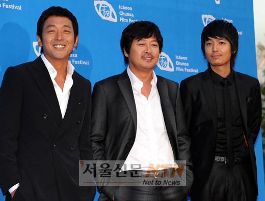 [NOW포토] 하정우ㆍ김윤석ㆍ정경호 ‘레드카펫 첫 입장’