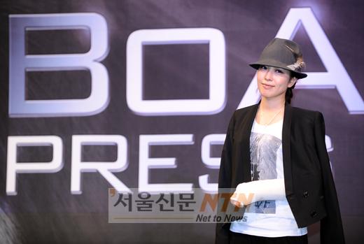[NOW포토] 부상투혼 보아 ‘포즈는 최고’