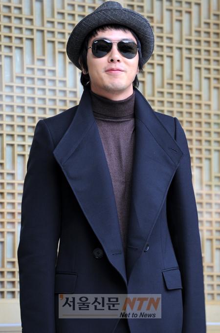 [NOW포토] 박용하 ‘멋진 패션’으로 결혼식 참석