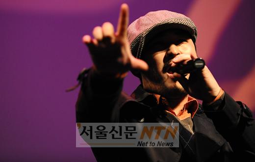 [NOW포토]에픽하이 미쓰라 진 “랩은 이렇게 하는거야”