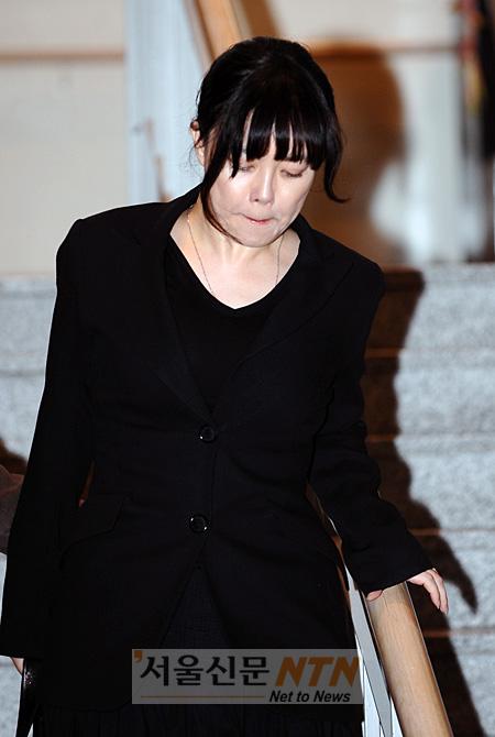 [NOW포토] 최화정, 침통한 표정으로 故최진실 빈소 찾아