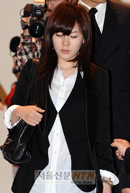 [NOW포토] 안선영, 허탈한 표정으로 故 최진실 빈소 찾아