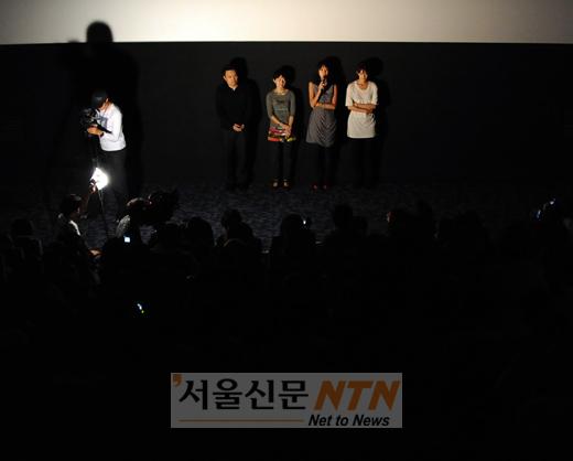 [NOW포토] 공효진ㆍ신민아 ‘불꺼진 극장’에서 진행을?
