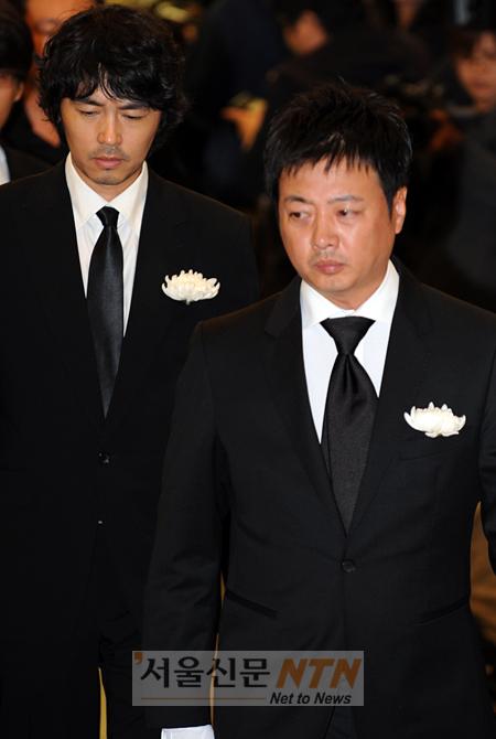 [NOW포토] 조연우ㆍ윤다훈 “부디 좋은곳으로…”