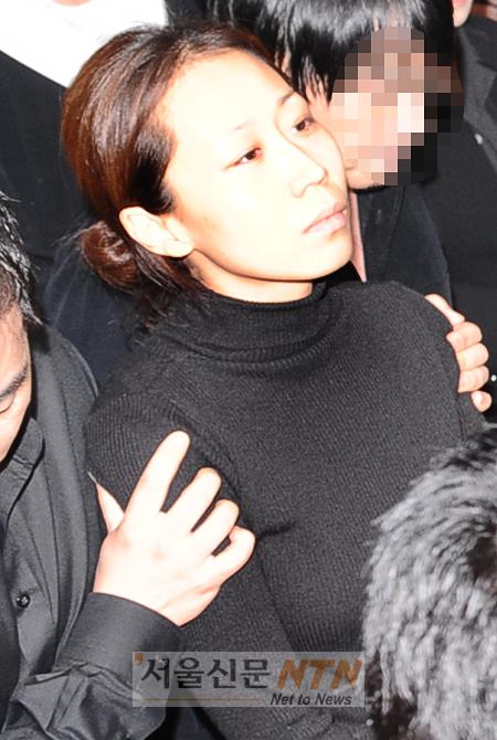 [NOW포토] 故최진실 보내는 슬픔에 넋 잃은 정선희