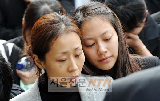 [NOW포토] 정선희ㆍ신애 “진실언니…잘가…”