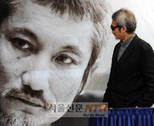 [NOW포토] 서극감독 “사진이 실물보다 멋지네”
