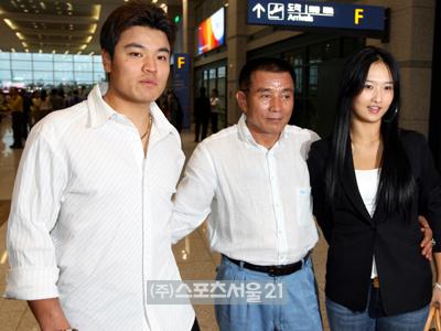 추신수, 금의환향…내년시즌 ‘주전 문제없다’