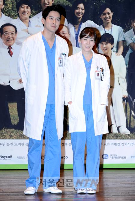 [NOW포토] 류진ㆍ김정은 “잘 어울리죠?”