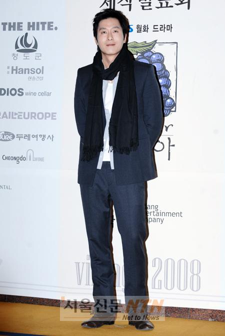 [NOW포토]’레드와인’ 같은 남자 김주혁