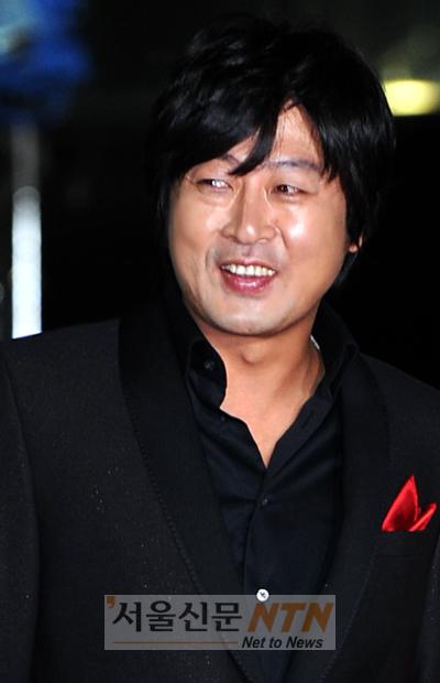 ‘남우주연상’ 김윤석 “하정우와의 연기 잊지못할것”