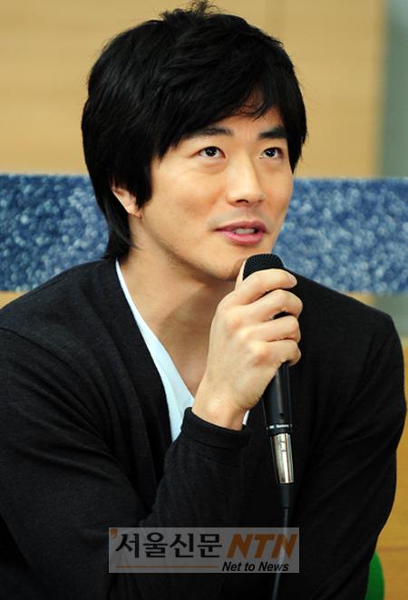 [NOW포토] 권상우 “결혼생활? 너무 흐뭇해”