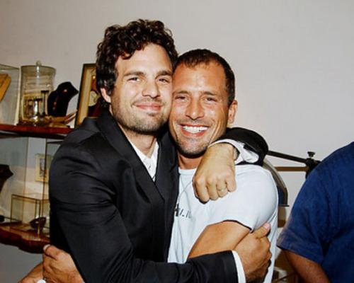 ‘눈먼자들의 도시’ 마크 러팔로 동생 피살