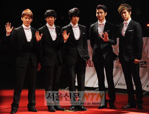 [대상] 동방신기, MKMF 이어 ‘골든디스크’도 싹쓸이