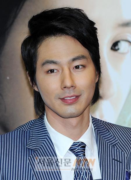 조인성 “내가 게이?…루머는 루머일 뿐”
