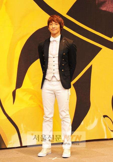 [NOW포토] 비 ‘패션 모델로 괜찮을까요?’