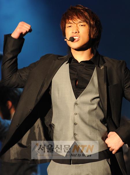 [NOW포토] 비의 ’열정적인 무대’ 현장