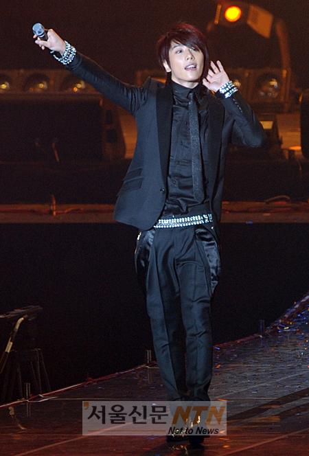 [NOW포토] 박효신 ‘여러분 함께해요!’