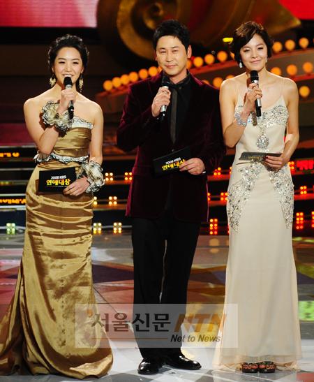 [NOW포토] 이지애ㆍ신동엽ㆍ김성은, KBS연예대상 MC