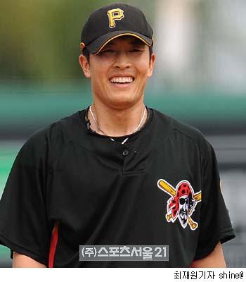 김병현, 1년 반만에 공식석상 나들이…WBC 출정식 참가