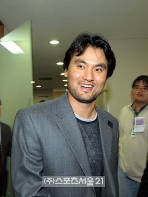 영원한 61번 찬호 “필리스 2연패 돕겠다”