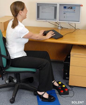 발로 조종하는 ‘풋 마우스’ 英서 개발