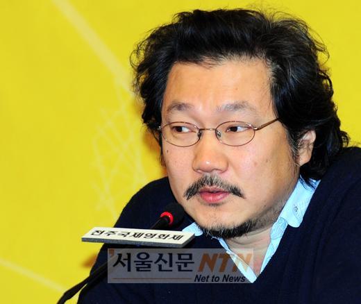 ‘디지털 삼인삼색’ 홍상수 감독 “단편은 처음 도전”