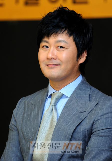 [NOW포토] 공형진 ‘미술전시 홍보대사 이미지?’