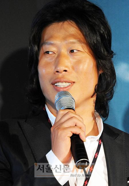 유해진, 김윤석·엄정화와 ‘한솥밥’