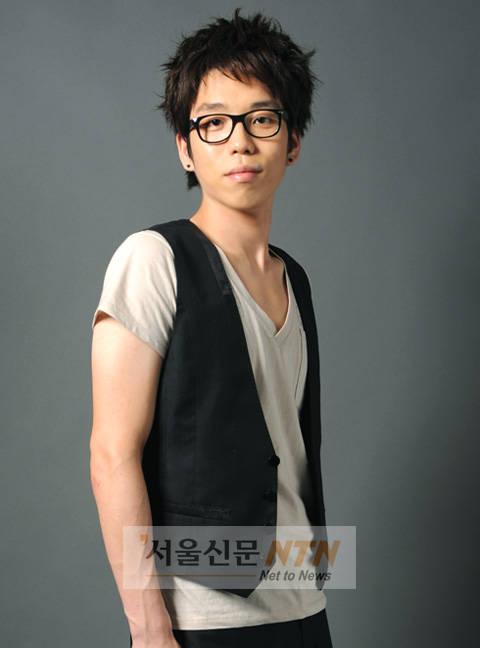 2AM 이창민, ‘최연소 군필자’ 가수…군악대 사진 화제