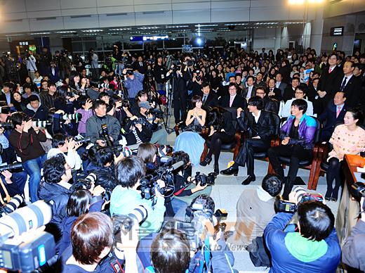 [NOW포토] 소지섭·신현준의 힘 ‘몰려든 취재진’