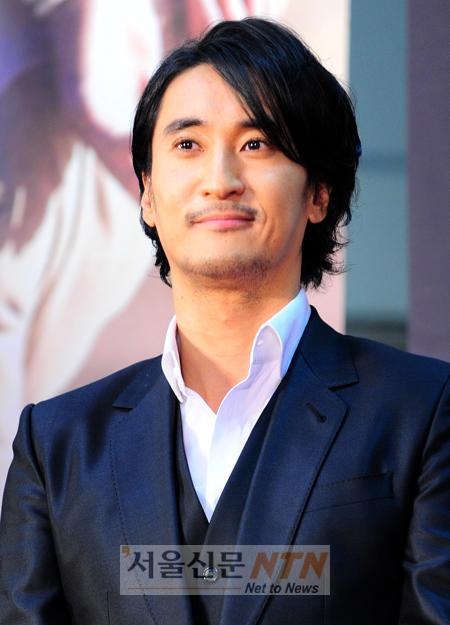 신현준 “‘맨발의 기봉이’ 후 코믹배우 타이틀”